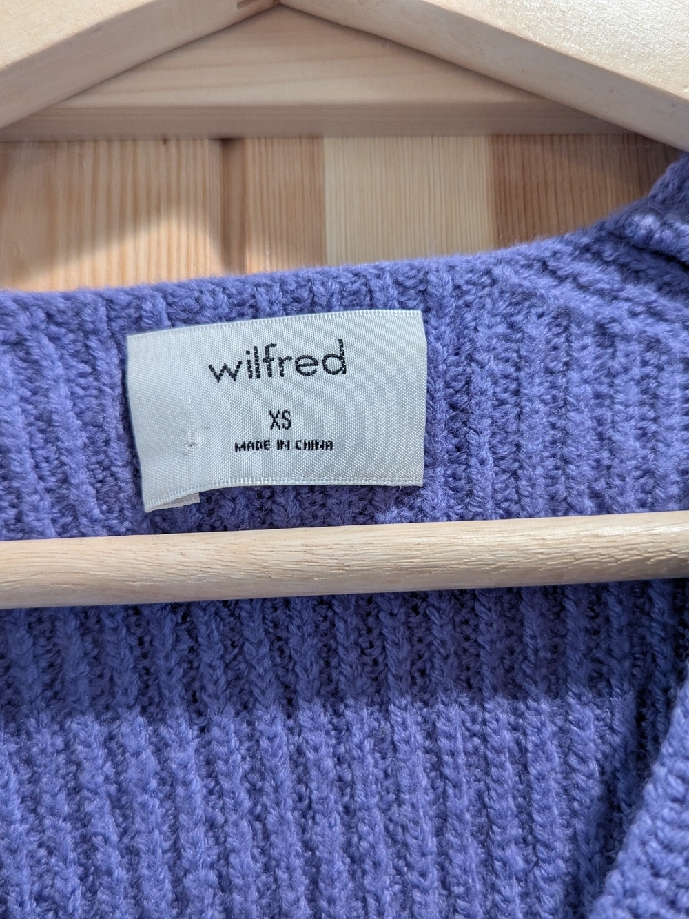 Wilfred Aritzia Merino Wool Sweater Purple Ribbed V-Neck Cropped 3/4 Sleeve - Picture 5 of 7